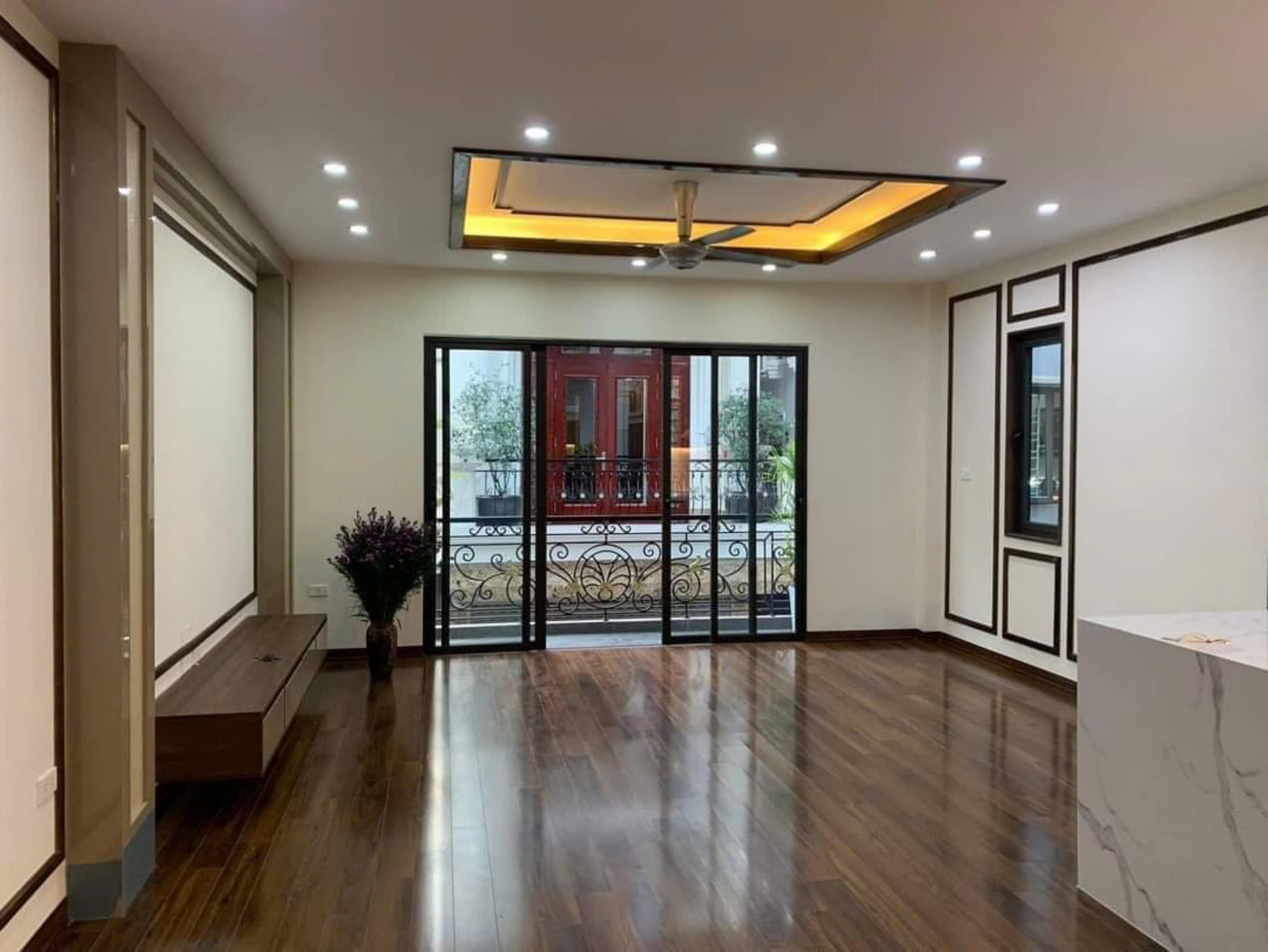 Bán nhà đường Bình Minh, Đan Phượng. Sổ riêng 6 tầng thang máy, mặt đường Ôtô Kinh doanh