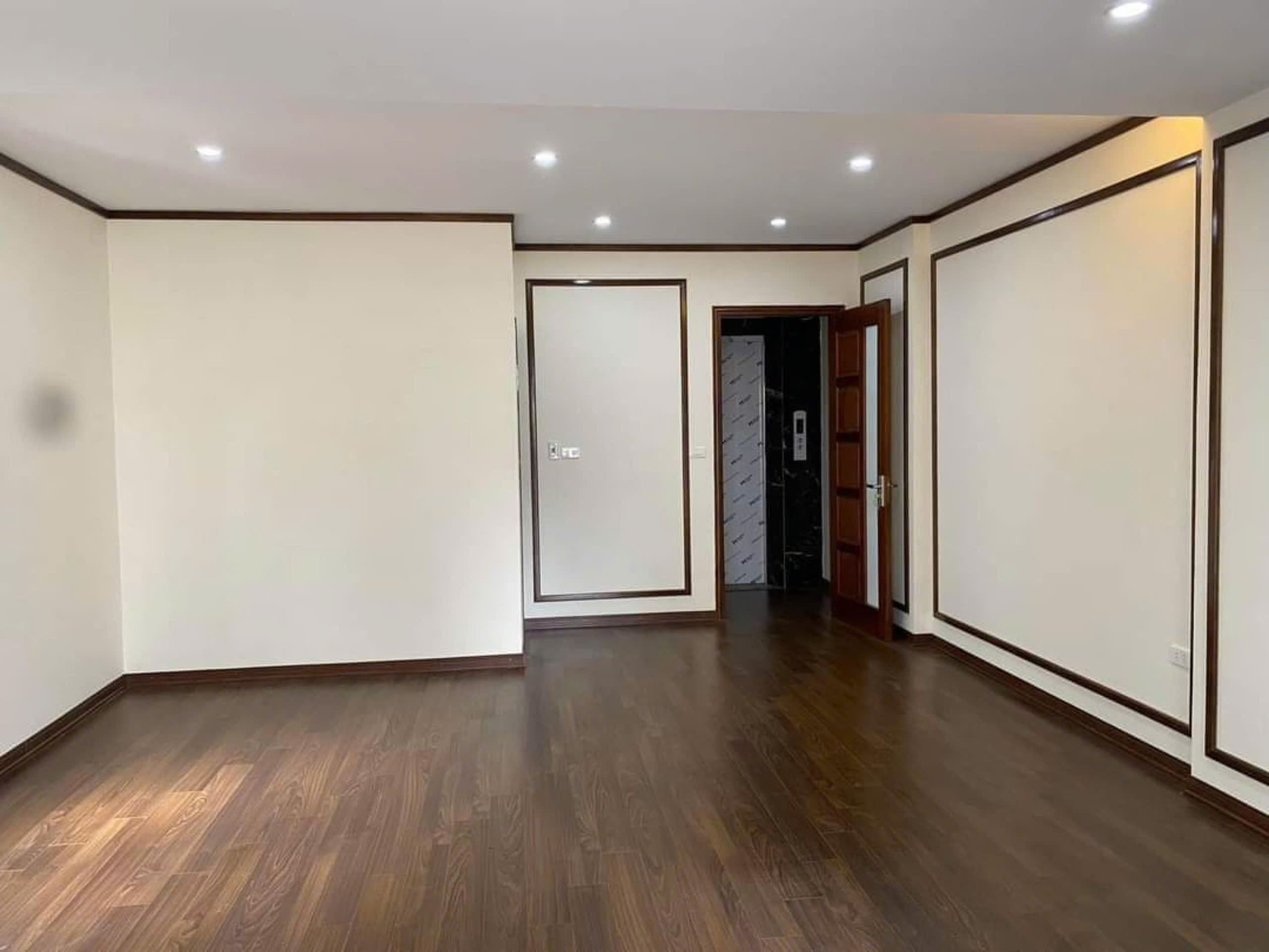 Bán nhà đường Bình Minh, Đan Phượng. Sổ riêng 6 tầng thang máy, mặt đường Ôtô Kinh doanh