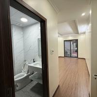 Cần bán 30m2 nhà 5 tầng ngõ 80/1 Hoa Lâm. Ngay gần chợ, trường học các cấp, siêu thị Big C