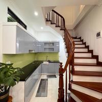 Kim Ngưu  36m²  5 tầng  Xây mới
 Ô tô đỗ cách nhà 10m
 Giá: 8,5 tỷ