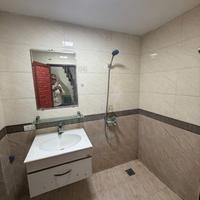 bán nhà lĩnh nam gần đường trường đại học, gàn chợ nhà 5 tầng