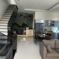 BAN NHÀ ĐẸP SAU TRƯỜNG ĐẠI HỌC QUANG TRUNG