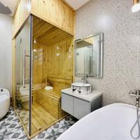 NHÀ ĐẸP, DIỆN TÍCH LỚN, ĐƯỜNG TRƯỚC NHÀ 10M