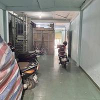 Bán nhà mặt phố Lạc Long Quân, Tân Bình: 140m2, 4 tầng, 6PN, vị trí vàng kinh doanh, sổ hồng chính