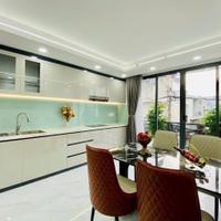 Chính chủ bán gấp nhà đẹp 3 tầng, hẻm ô tô thông,  nhà có thang máy ở đường Thống Nhất, GV, Gia
