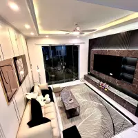 NGUYỄN VĂN LINH – LONG BIÊN  30m² – 5 TẦNG – Ô TÔ QUA NHÀ